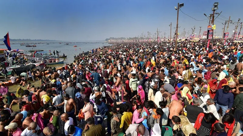 प्रयागराज: माघी पूर्णिमा पर 38.20 लाख श्रद्धालुओं ने गंगा में डुबकी लगाई