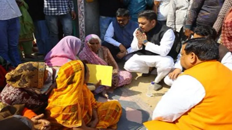 Kasganj Accident: पंचतत्व में विलीन हुए कासगंज हादसे के मृतक, गांवों में पसरा मातम, मंत्री संदीप सिंह ने की ये अपील