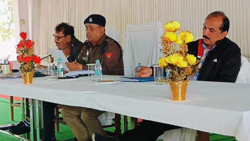UP Police recruitment exam : सॉल्वर गैंग्स पर है पुलिस की कड़ी नजर, जैमर समेत कई सुरक्षा उपकरणों से होगी निगरानी 
