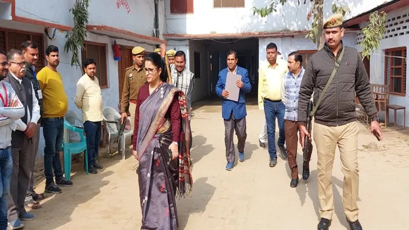 बहराइच: पहले दिन एब्सेंट रहे हाईस्कूल के 4016 और इंटर के 1328 छात्र, कड़ी सुरक्षा के बीच शुरू हुई यूपी बोर्ड की परीक्ष