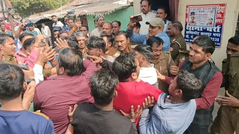 Kanpur: भाजपा नेता ने चौकी में की स्क्रैप कारोबारी की पिटाई; इस बात को लेकर खड़ा हुआ था विवाद...