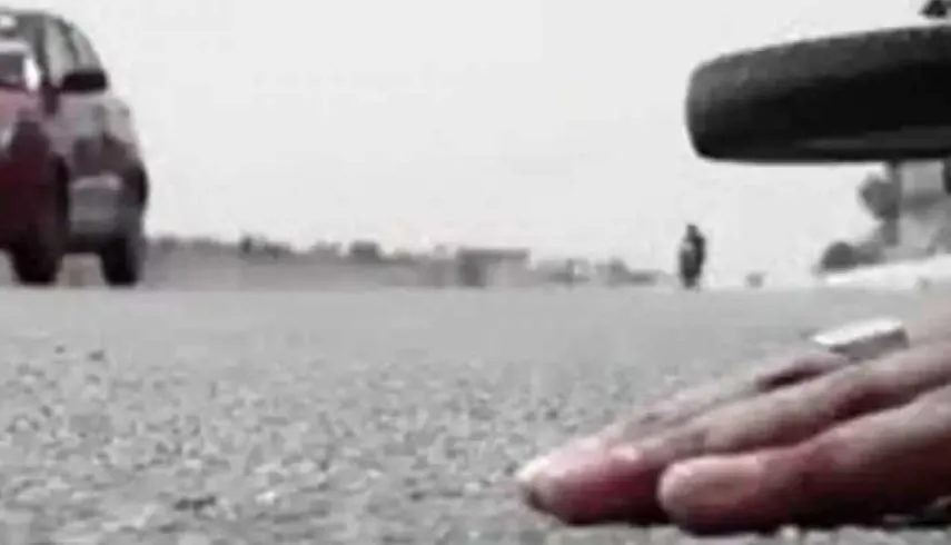 Bareilly News: तेज रफ्तार कार ने बाइक को मारी टक्कर, शख्स की मौत