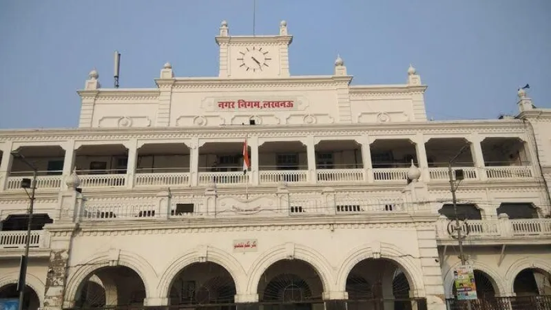 लखनऊ: करोड़ों के गृहकर बकायेदारों को दिया गया Last notice, होगी कुर्की की कार्रवाई 