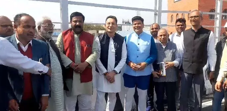 बरेली: कुतुबखाना पुल का निरीक्षण करने पहुंचे जितिन प्रसाद, बोले- अफसरों ने गुणवत्ता का नहीं रखा ख्याल