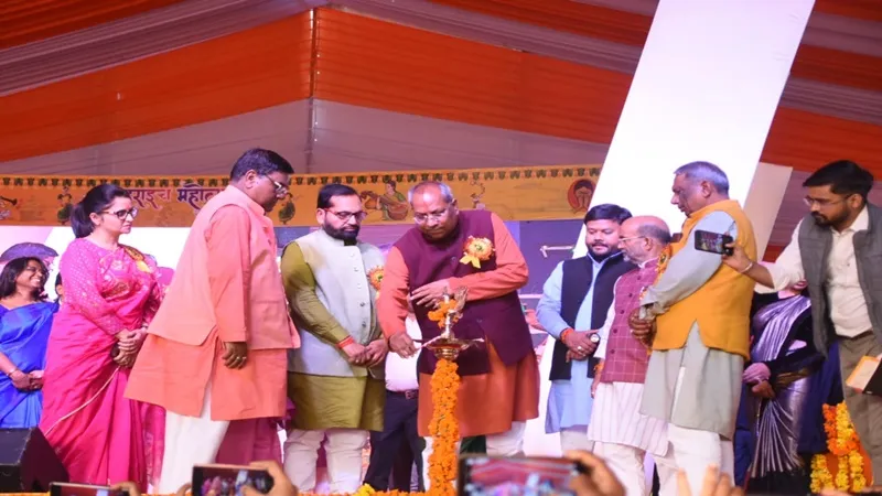 बहराइच महोत्सव हुआ रंगारंग शुभारम्भ: बोले मंत्री संजय निषाद- युवा पीढ़ी को जिले की सांस्कृतिक और धार्मिक स्थिति की होगी जानकारी