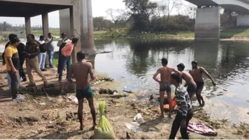 हरदोई: कंपनी मालिक ने महिला फील्ड ऑफिसर की गला घोंट कर की हत्या, शव गोमती नदी में फेंका