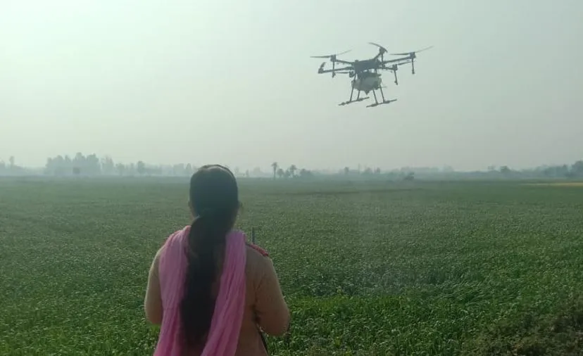 Lakhimpur Kheri News: जनपद में सिर्फ एक महिला को ही बनाया ड्रोन दीदी, ट्रेनर ने समूह से 16 हजार रुपए वसूले 