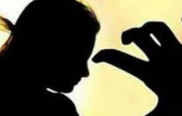 बदायूं: घर में घुसकर कथावचक ने महिला से की छेड़छाड़, लोगों ने पकड़कर जमकर पीटा