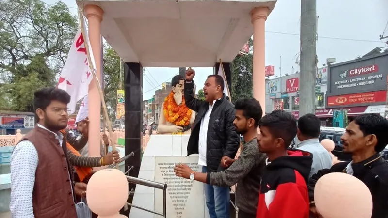 सुलतानपुर: बलिदान दिवस पर याद गए अमर शहीद चंद्रशेखर आजाद, बोले जिला मंत्री- आजीवन आजाद रहे बलिदानी 'आजाद'