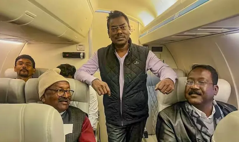 झामुमो के नेतृत्व वाले गठबंधन के विधायक हैदराबाद के लिए रवाना, बोले- BJP लुभाने की कोशिश कर सकती है...