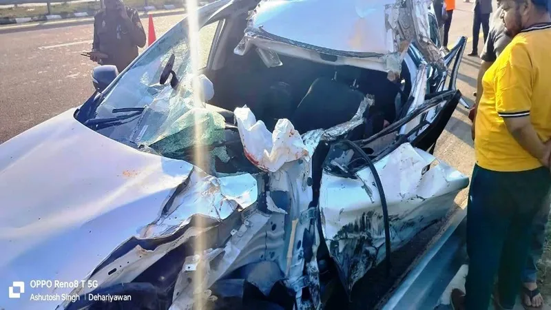 अयोध्या: पूर्वांचल एक्सप्रेस-वे पर ट्रक से टकराई एक्सयूवी, सास-बहू की मौत, दो गंभीर