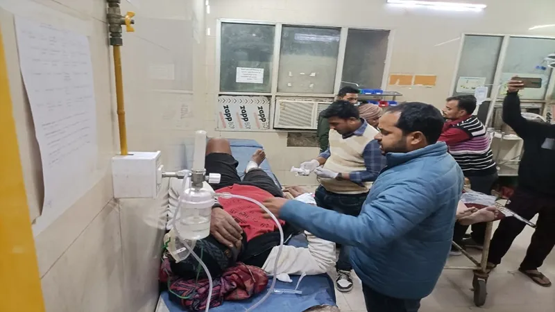 बहराइच: ट्रक की ठोकर से बेटे की मौत, माता-पिता घायल