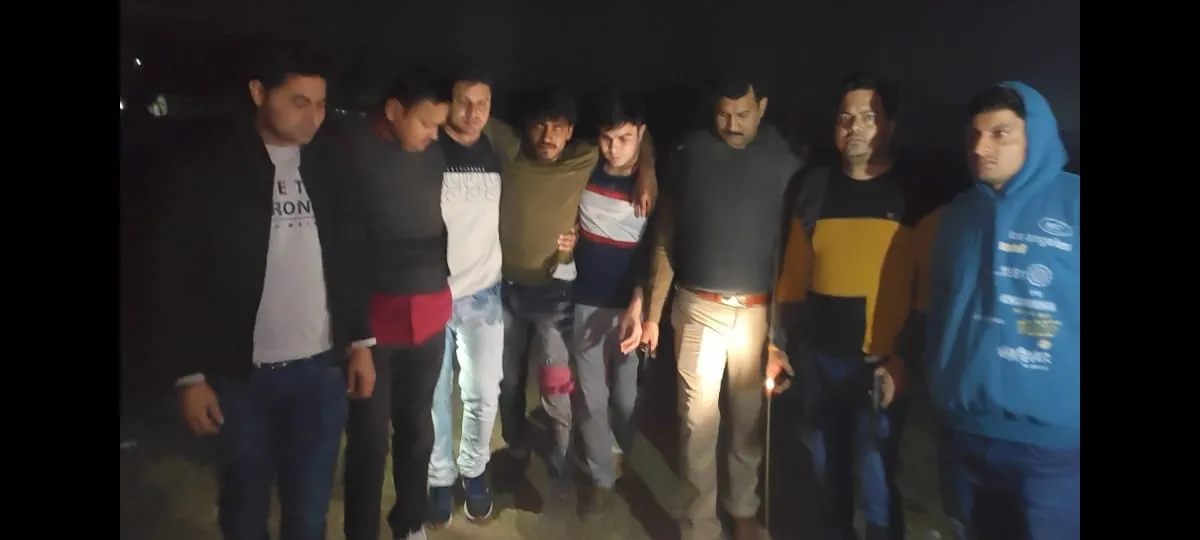 फिरोजाबाद: गैंग बनाकर करते थे लूट, पुलिस से हुई मुठभेड़...तीन गिरफ्तार, एक फरार