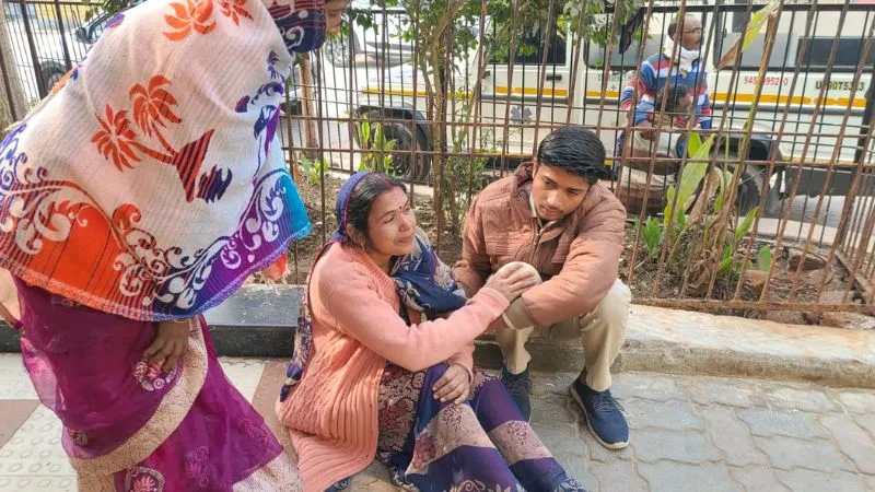 Banda Accident: वाहन ने स्कूल जा रही छात्रा को कुचला... मौत, मां रो-रोकर हुई बेहाल