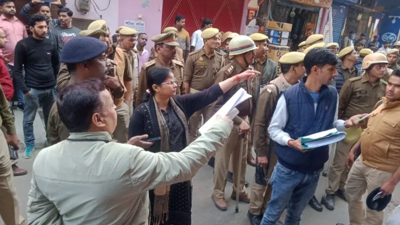 Farrukhabad: माफिया अनुपम दुबे का मकान महिला को मिला... 20 साल पहले पीटते हुए जबरन किया था कब्जा...  