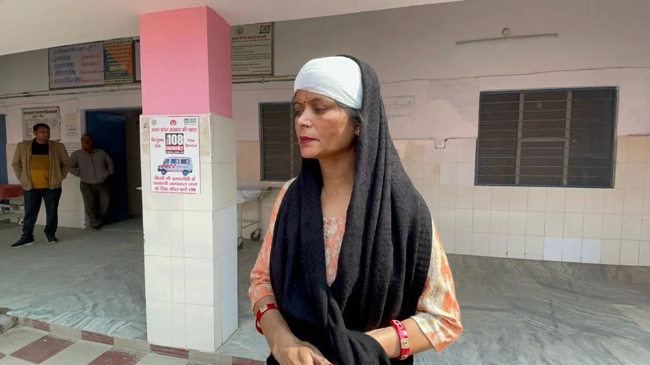 Bareilly News: कुतुबखाना ओवरब्रिज से पत्थर गिरने से महिला गंभीर रूप से घायल