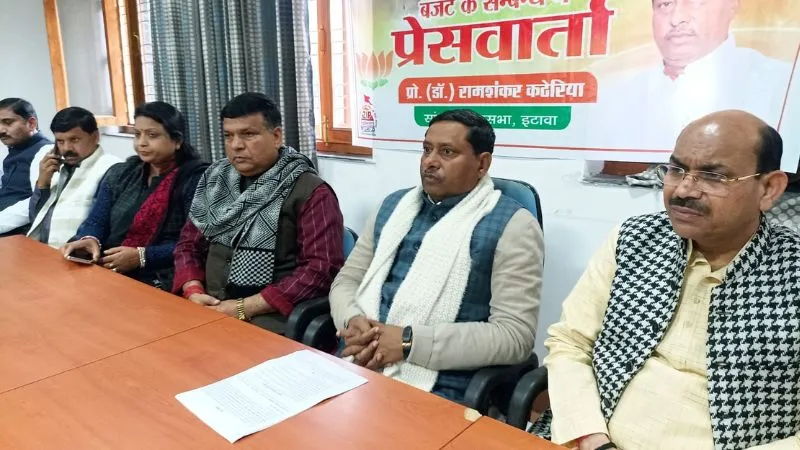 Etawah में डॉ. रामशंकर कठेरिया बोले- प्रदेश में सपा को नहीं मिलेगी एक से ज्यादा लोकसभा सीट, UP से होगा सूपड़ा साफ