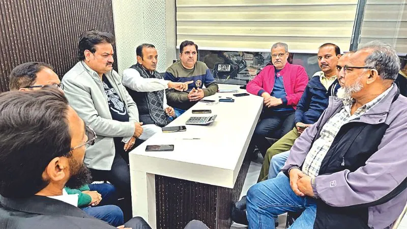 Budget 2024: कारोबारियोंं की मांग: ऑनलाइन बाजार पर नकेल लगाए सरकार; दोहरा टैक्स खत्म किया जाए...