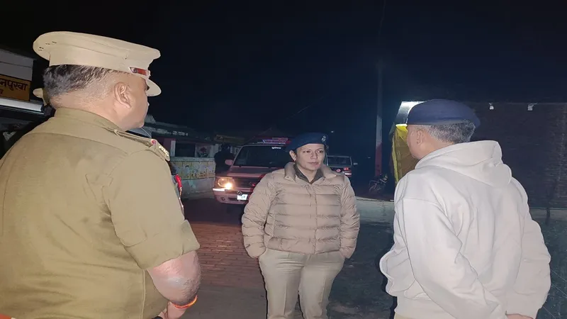 बच्ची को देख हैवान बना अधेड़: बहराइच में टॉफी देने के बहाने किया रेप, खून से लथपथ मासूम को छोड़कर भागा