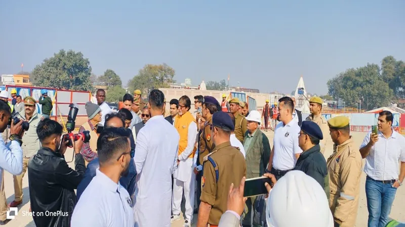 अयोध्या: रामनगरी पहुंचे अमिताभ बच्चन, किया रामलला का दर्शन-पूजन