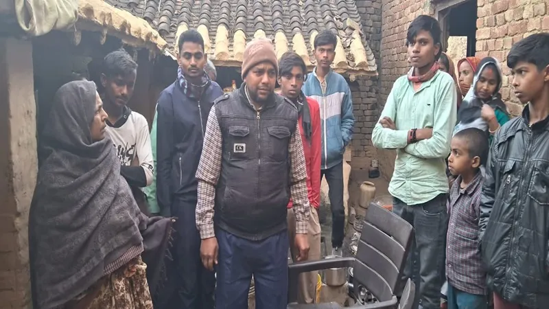  बहराइच: हिस्ट्रीशीटर ने घर में 12 दिन छात्र को बनाये रखा बंधक, परिजनों का आरोप- पिटाई के बाद रात में खेत पर छोड़ा