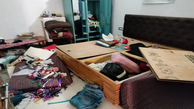 बहराइच में चोरों का तंडाव: दरवाजे का ताला तोड़कर ने उड़ाया लाखों का सामान, मां के निधन पर गांव गया परिवार