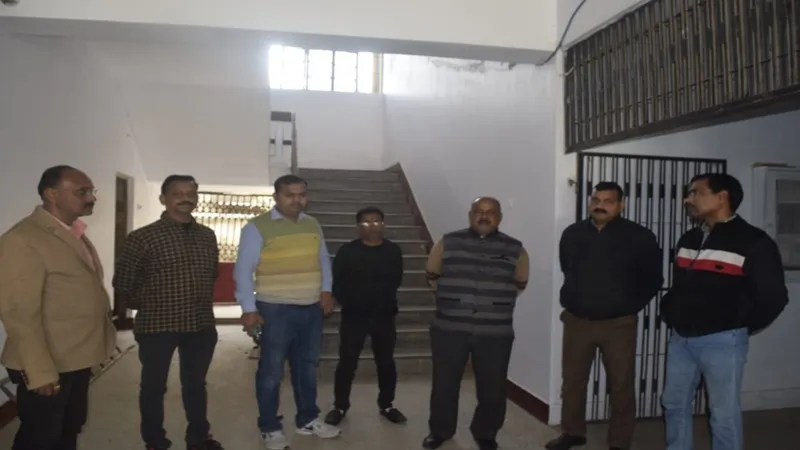 अयोध्या: शिक्षक संघ और डीआईओएस दफ्तर के लिपिक में हुई नोक-झोंक, DIOS से की शिकायत