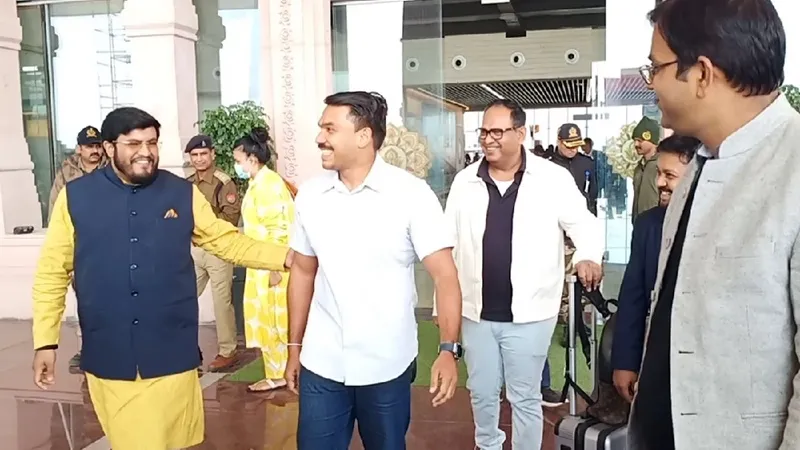 रामलला दर्शन को अयोध्या पहुंचे श्रीलंका के सांसद लक्ष्मण नमल राजपक्षे, पीएम मोदी को सराहा 