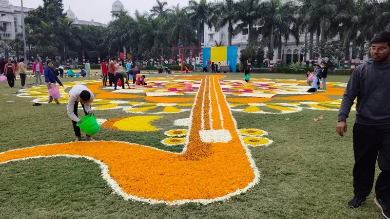 बसंत पंचमी: सरस्वती पूजा की तैयारी में जुटे 300 मेडिकोज, KGMU के सरस्वती मंदिर की सजावट देखकर रह जाएंगे दंग, देखें Video