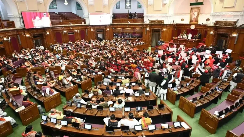 UP Budget Session: सदन में दो मिनट का रखा गया मौन, दिवंगत विधायकों को दी गई श्रद्धांजलि 