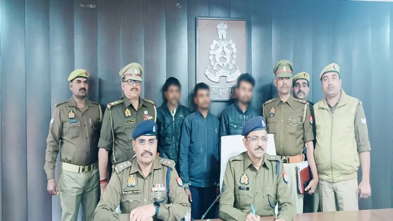 मीरजापुर पुलिस ने किया अवैध असलहा फैक्ट्री का भंडाफोड़, 3 शातिर गिरफ्तार