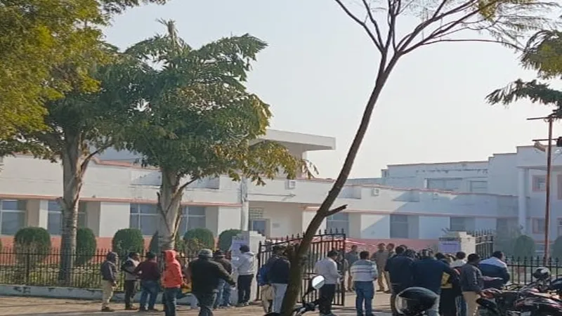 सुलतानपुर: सामान्य अध्ययन में कथन कारण के प्रश्नों ने खूब किया कंफ्यूज, 13 हजार से अधिक बच्चों ने दी परीक्षा 
