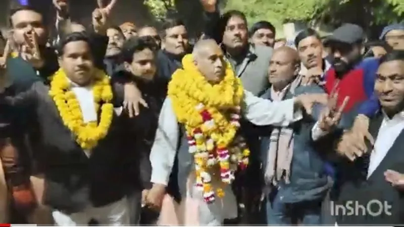  बांदा अधिवक्ता संघ चुनाव: अशोक बने अध्यक्ष और महासचिव पर रामप्रकाश का कब्जा 