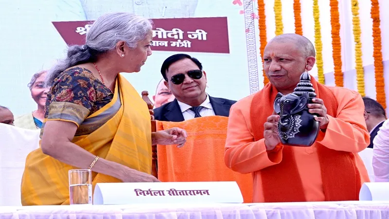 केंद्रीय वित्त मंत्री निर्मला सीतारमण ने सीएम योगी को बताया ‘डायनेमिक’ मुख्यमंत्री, जानिए क्या बताया इसका अर्थ  