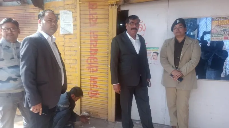 Chitrakoot: कार्रवाई: तुलसीतीर्थ में एसडीएम के नेतृत्व में औचक छापेमारी; अवैध रूप से संचालित पांच निजी अस्पताल हुए सीज...