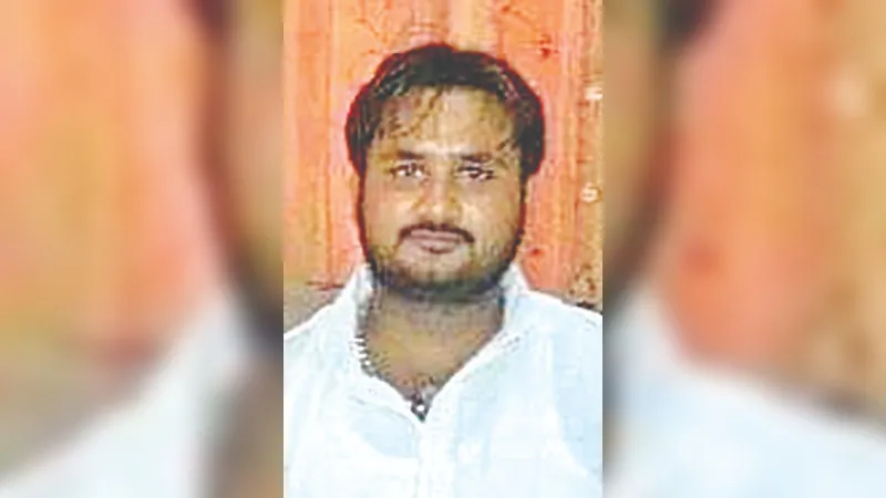 Kanpur: डीसीपी से अभद्रता करने वाले कथित नेता पर रिपोर्ट दर्ज, गैंगस्टर अजय ठाकुर पर इनाम बढ़कर हुआ एक लाख रुपये...