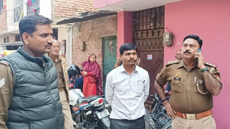 UP: प्रेमी की शादी में खुशी से पहुंची प्रेमिका...जमकर किया डांस, घर आकर लगा ली फांसी, दो पेज का सुसाइड नोट बरामद, पढ़ें- पूरा मामला