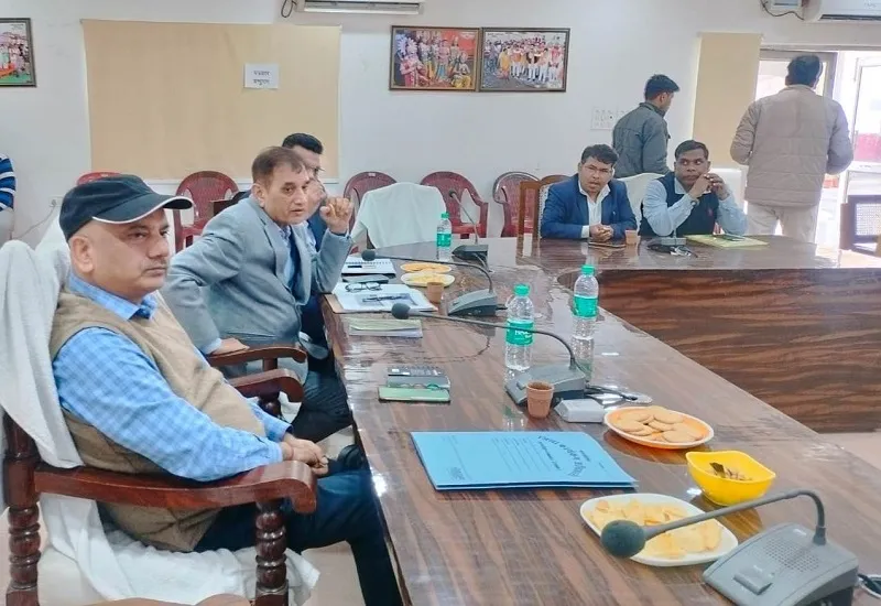 अमरोहा : कुपोषित बच्चों को एनआरसी में भर्ती कराएं, डीएम ने दिए निर्देश