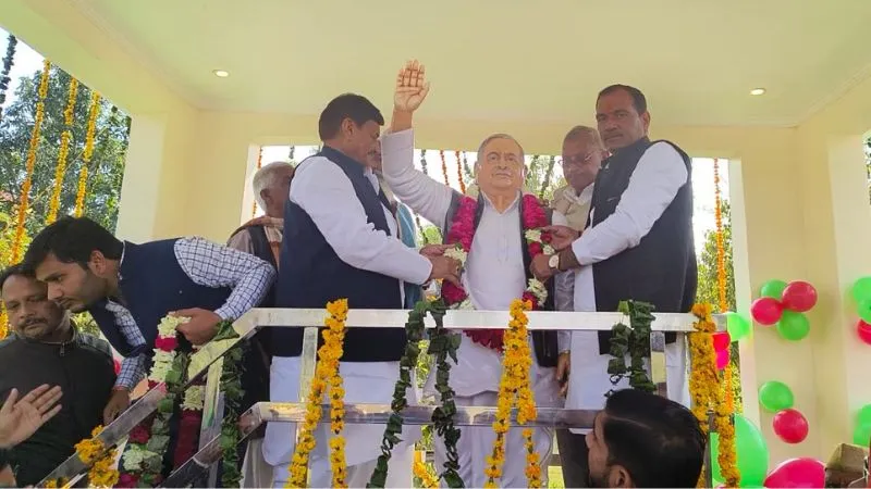 Etawah में सपा राष्ट्रीय महासचिव शिवपाल यादव बोले- भाजपा सरकार झूठो की पार्टी है...पुलिस प्रशासन फर्जी एनकाउंटर करता जा रहा