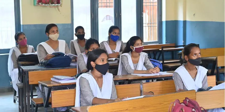 सोशल मीडिया भी नकल अधिनियम के दायरे में, बोर्ड परीक्षा में बैठने से पहले ध्यान रखें ये बात