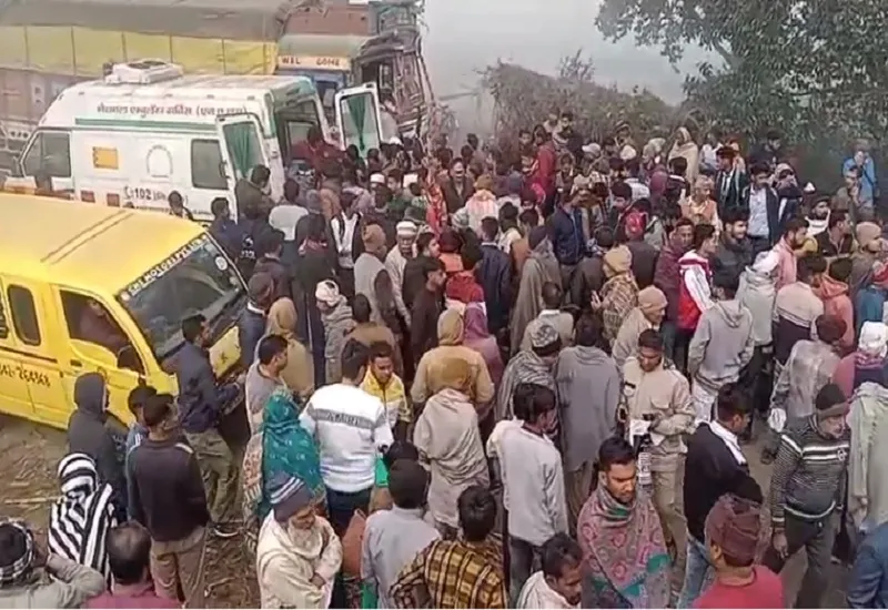 बिजनौर : तेज रफ्तार ट्रक ने स्कूल बस को मारी टक्कर, कई बच्चे घायल...चालक की दर्दनाक मौत 