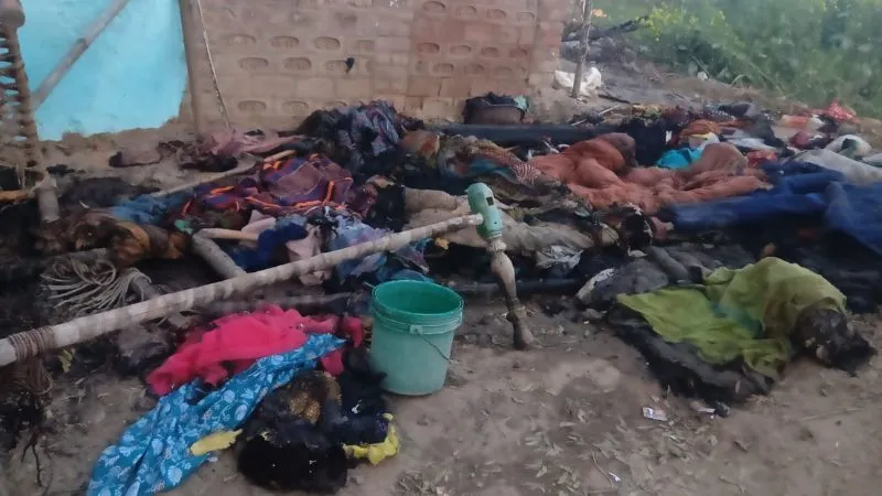 Fatehpur Fire: गैस सिलेंडर में लीकेज होने से शादी वाले घर में लगी आग... लाखों का नुकसान, बुझाने में दो बेटियां भी झुलसीं