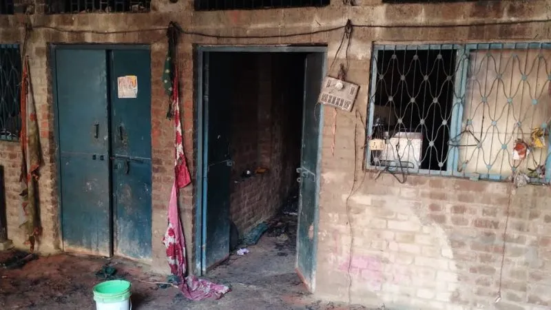 Kanpur Fire: शार्ट सर्किट से मकान में लगी आग... लाखों का सामान जलकर राख, फायर बिग्रेड ने पाया काबू