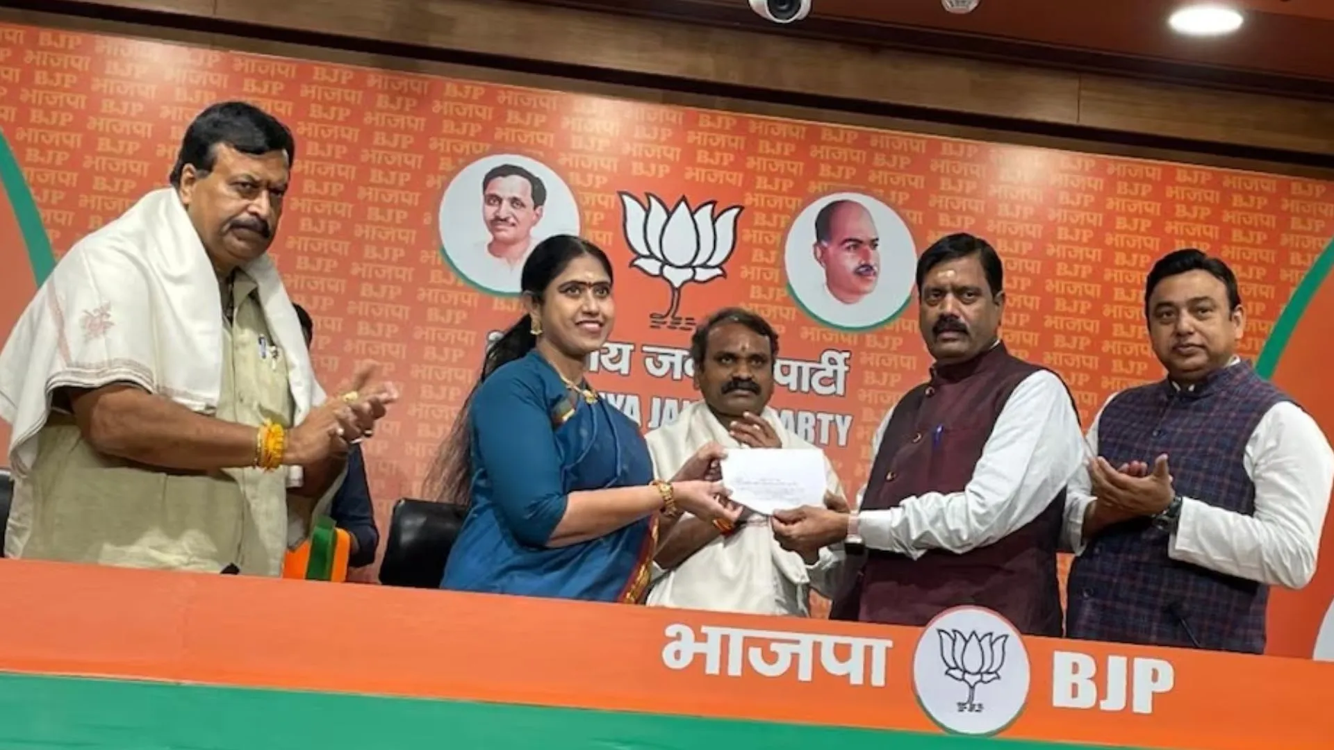तमिलनाडु में कांग्रेस को बड़ा झटका, तीन बार की सिटिंग विधायक एस. विजयधरानी BJP में शामिल 