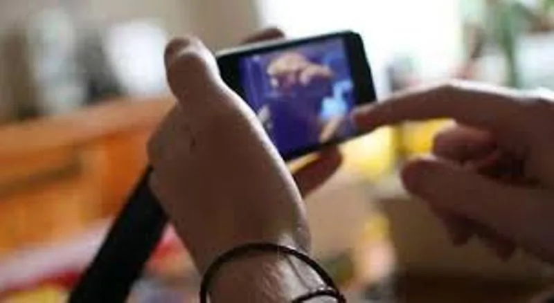 शांतिपुरी: महिला मित्र की आपत्तिजनक वीडियो सोशल मीडिया पर वायरल, केस दर्ज