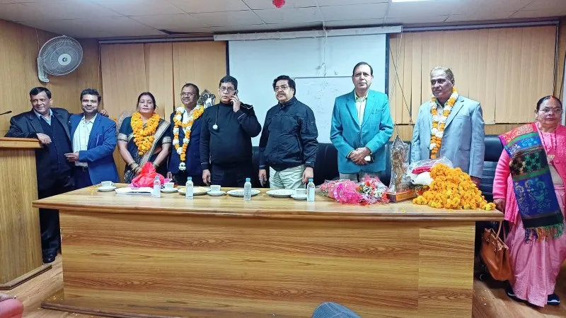 लखनऊ : चीफ फार्मासिस्टों के विदाई समारोह में बोले निदेशक- प्रेरणादायी होना चाहिए व्यवहार