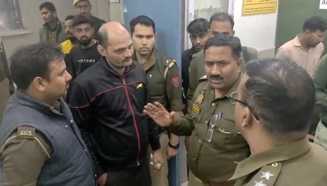 Farrukhabad Crime: सेंट्रल जेल में बंदी की मौत... परिजनों ने जमकर किया हंगामा, इस मामले में बंद था कैदी