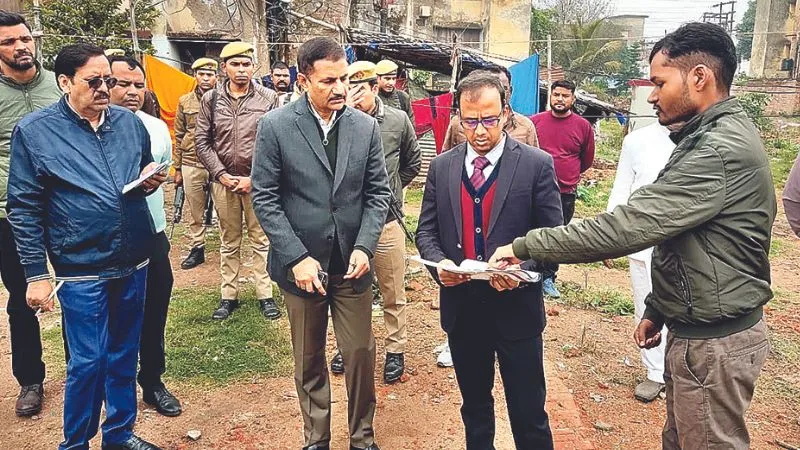 Kanpur News: कलेक्ट्रेट मल्टी लेबल पार्किंग प्लान रीडिजाइन होगा, अफसरों ने निरीक्षण कर दिए ये निर्देश