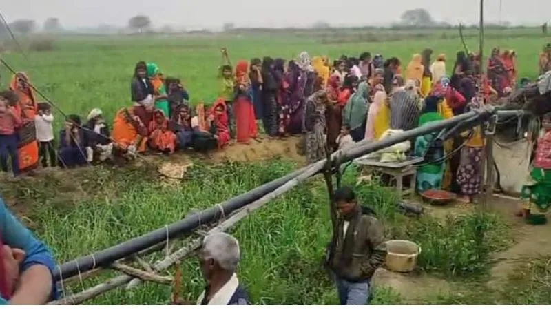 Fatehpur Murder: नलकूप में सो रहे किसान की धारदार हथियार से हत्या… परिवार में मचा कोहराम