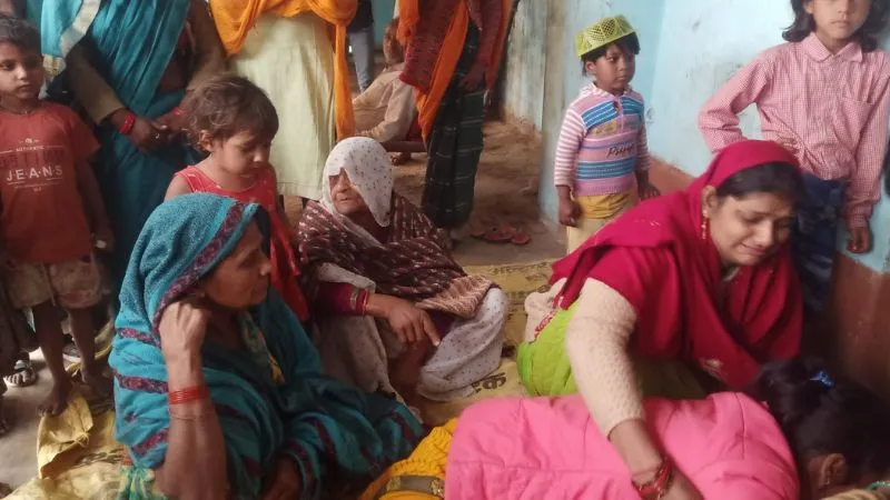 Auraiya News: ट्रैक्टर से उछलकर गिरा वृद्ध...नीचे दबने से हो गई मौत, ड्राइवर मौके से हो गया फरार